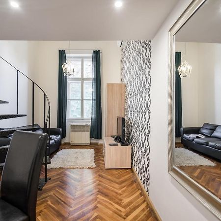 Bpr Robinia Downtown Apartment Boedapest Buitenkant foto