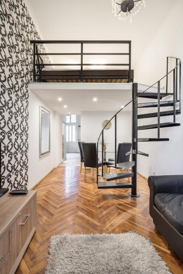 Bpr Robinia Downtown Apartment Boedapest Buitenkant foto