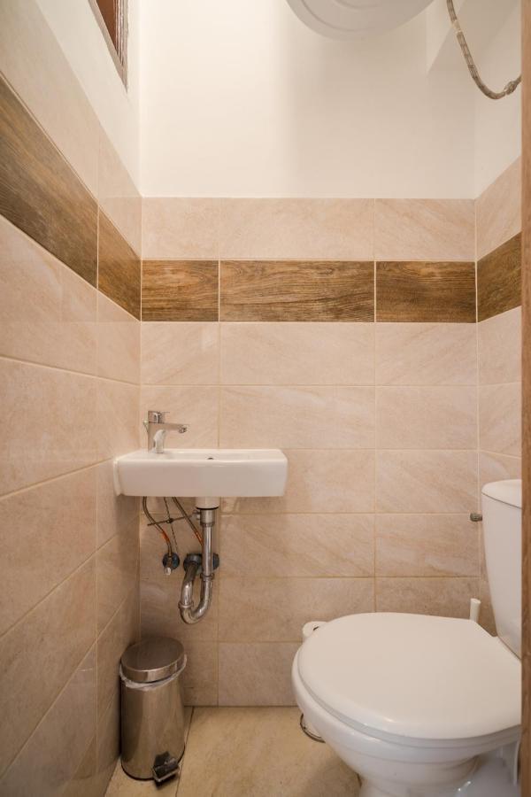 Bpr Robinia Downtown Apartment Boedapest Buitenkant foto