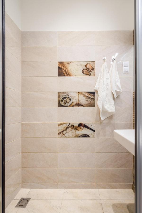 Bpr Robinia Downtown Apartment Boedapest Buitenkant foto