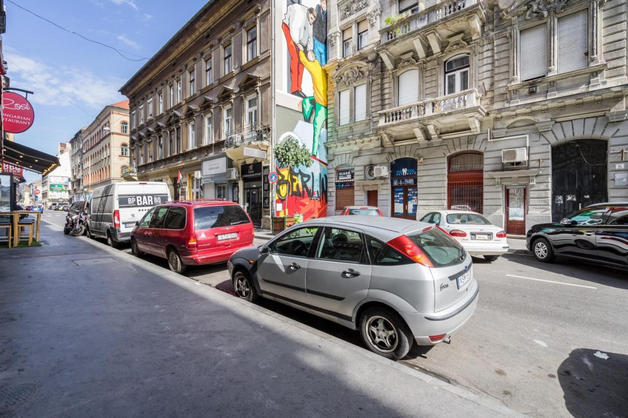 Bpr Robinia Downtown Apartment Boedapest Buitenkant foto